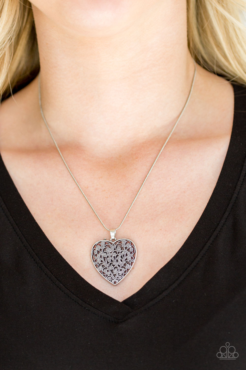 Look Into Your Heart Necklace - Silver - Paparazzi