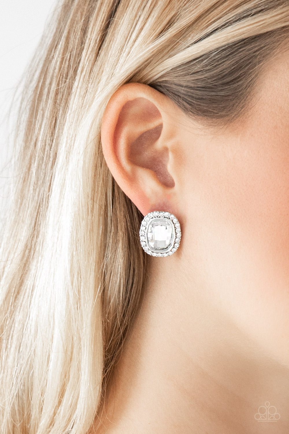 The Modern Monroe - White earrings