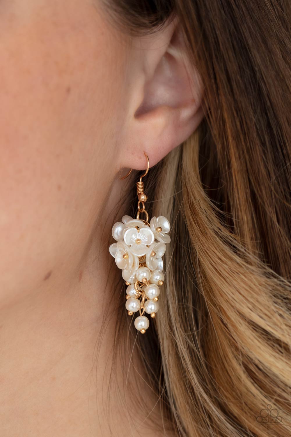Paparazzi - Bountiful Bouquets - Gold Earrings